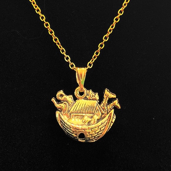 Noah’s Ark Necklace Bible Story Gold Tone - Picture 2 of 4